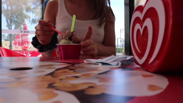 Masturbation Cream - Babe Girl Public Masturbation at Ice Cream Shop - Porner.TV