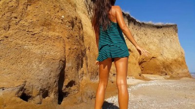 Young Gets Creampie from the back on Public Beach (+18)