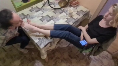Wild Lesbian Foot Tease: Mistresses Get Their Kinks On!