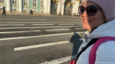 Вместо прогулки он потащил меня трахаться в номер