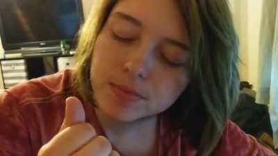 Young Chubby Babe Fucks and Sucks (+18)
