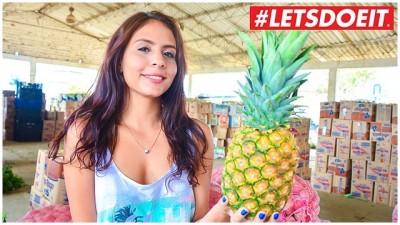 Fresh Colombian Teen Makes Her Very First Porn Movie (+18)