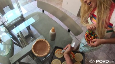 Horny Teen Craves Massive Thanksgiving Creampie (+18)
